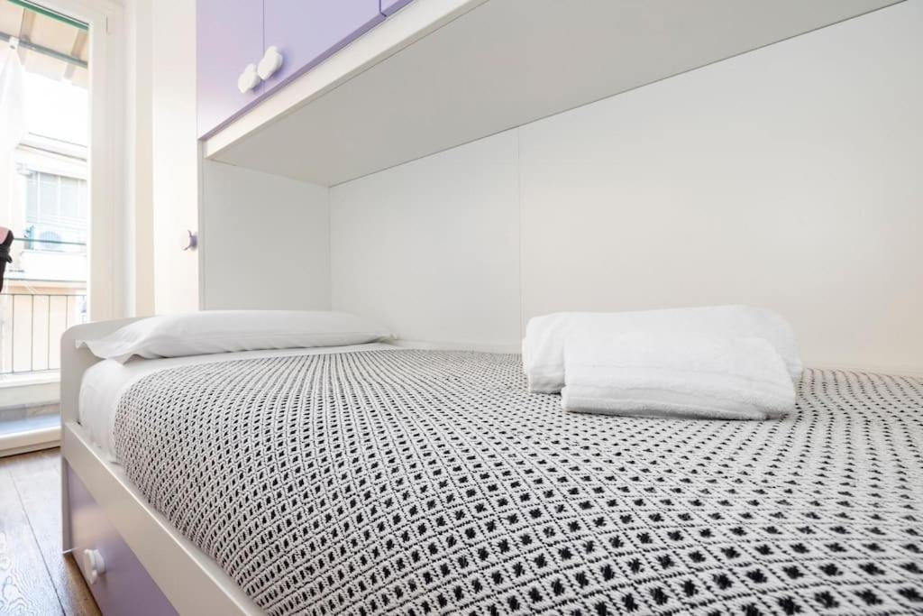 Stylish Apartment Rome Air Conditionig Wifi Tv 50 Metro 4 Minutes Away Eksteriør bilde